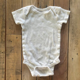 Organic White Sleeve Onesie | 0-3 mo | Gerber