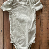 Light Gray Polkadots Onesie | 12-18 mo | Carter's