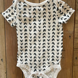 Little Hearts Onesie | 3-6 mo | Cloud Island